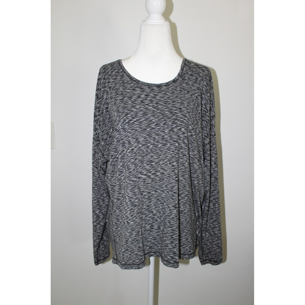 Lululemon Space Dye Long Sleeve Open Back‎ Cutout Top Black White Relaxed Fit